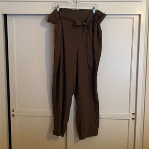 H&M olive colored paper bag pants with belt